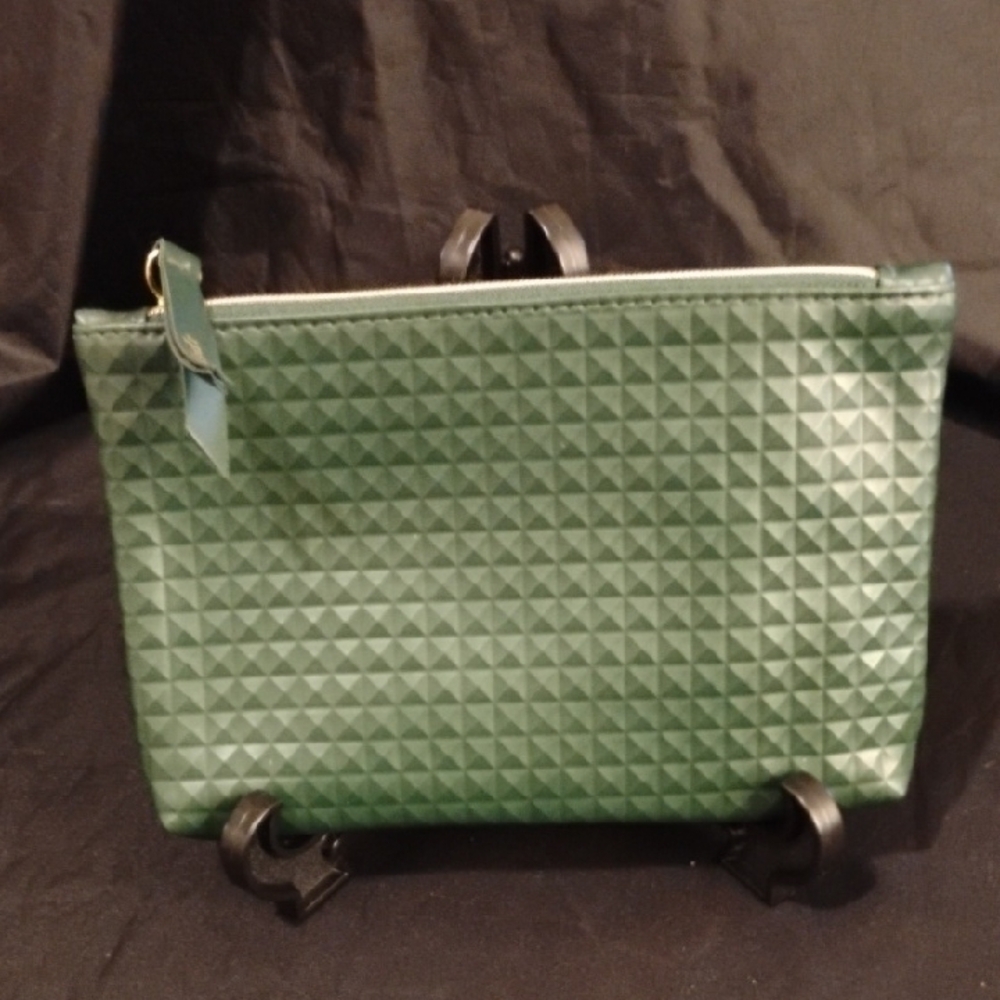 Green Textured Cosmetics Bag